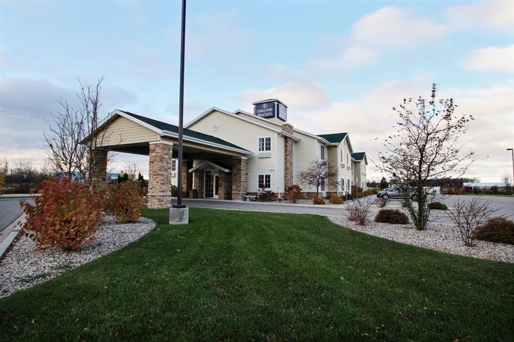 Cobblestone Inn & Suites - Cambridge