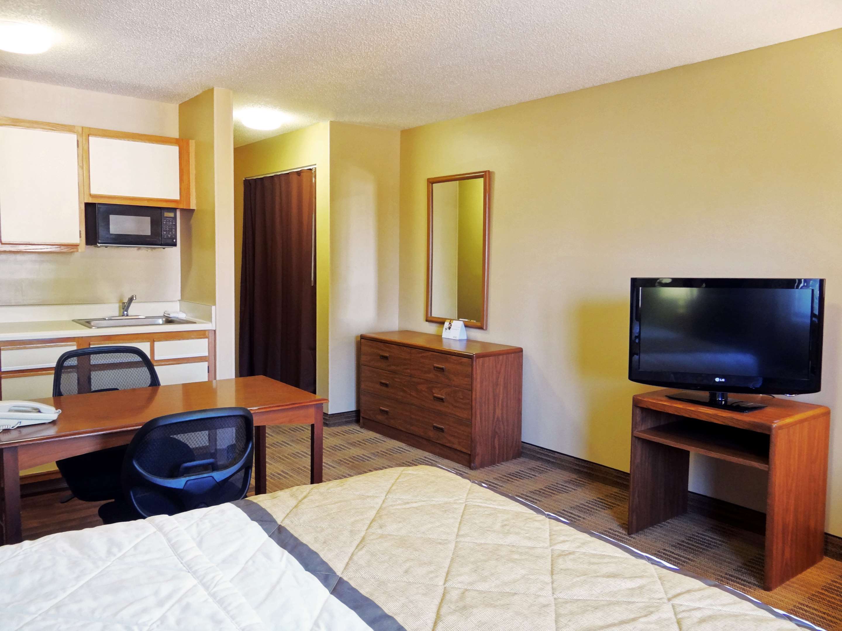 Extended Stay America Suites - Tulsa - Midtown