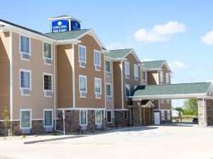 Cobblestone Hotel & Suites - Devils Lake