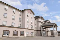 Ramada by Wyndham Clairmont/Grande Prairie Hotels in Clairmont