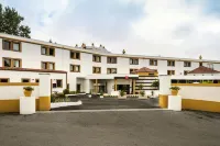 Ibis Évora  호텔