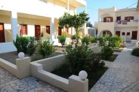 Chrysanthi Hotel - Studio & Apartments