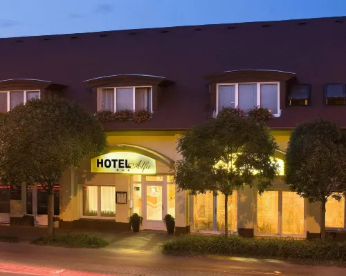 Alfa Hotel โรงแรมในกียอร์