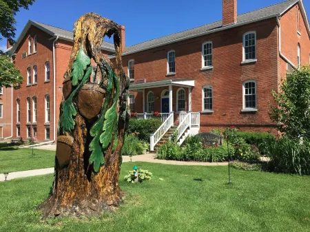 Oak Valley Inn and Suites Отели в г. Ливингстон