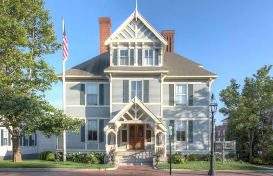 普茨茅斯市中心酒店