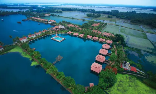 Sterling Lake Palace Alleppey