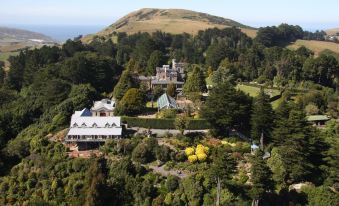 Larnach Lodge & Stable Stay