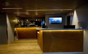 Svalbard Hotell | Polfareren