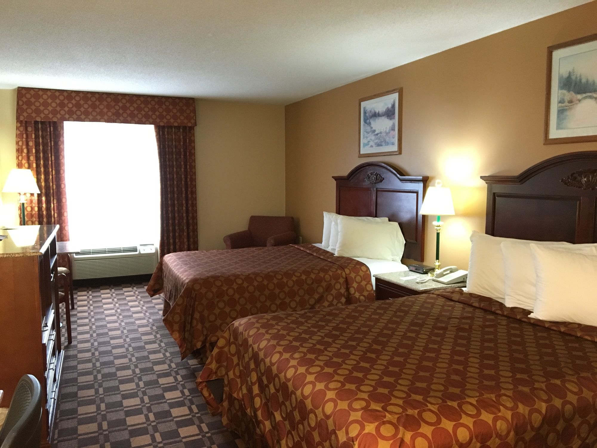 Cabot Inn & Suites