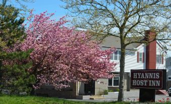 Hyannis Host Inn