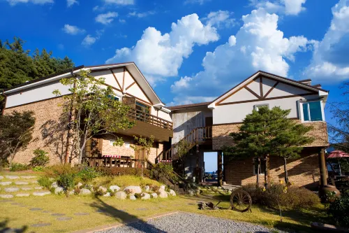 Casa Seorak Bed and Breakfast Hotel di Sokcho-si
