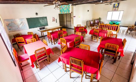 PAR May La's Inn - Housity