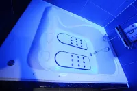Luxe Hotel