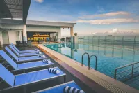 Mercure Kota Kinabalu City Centre - Rooftop Pools