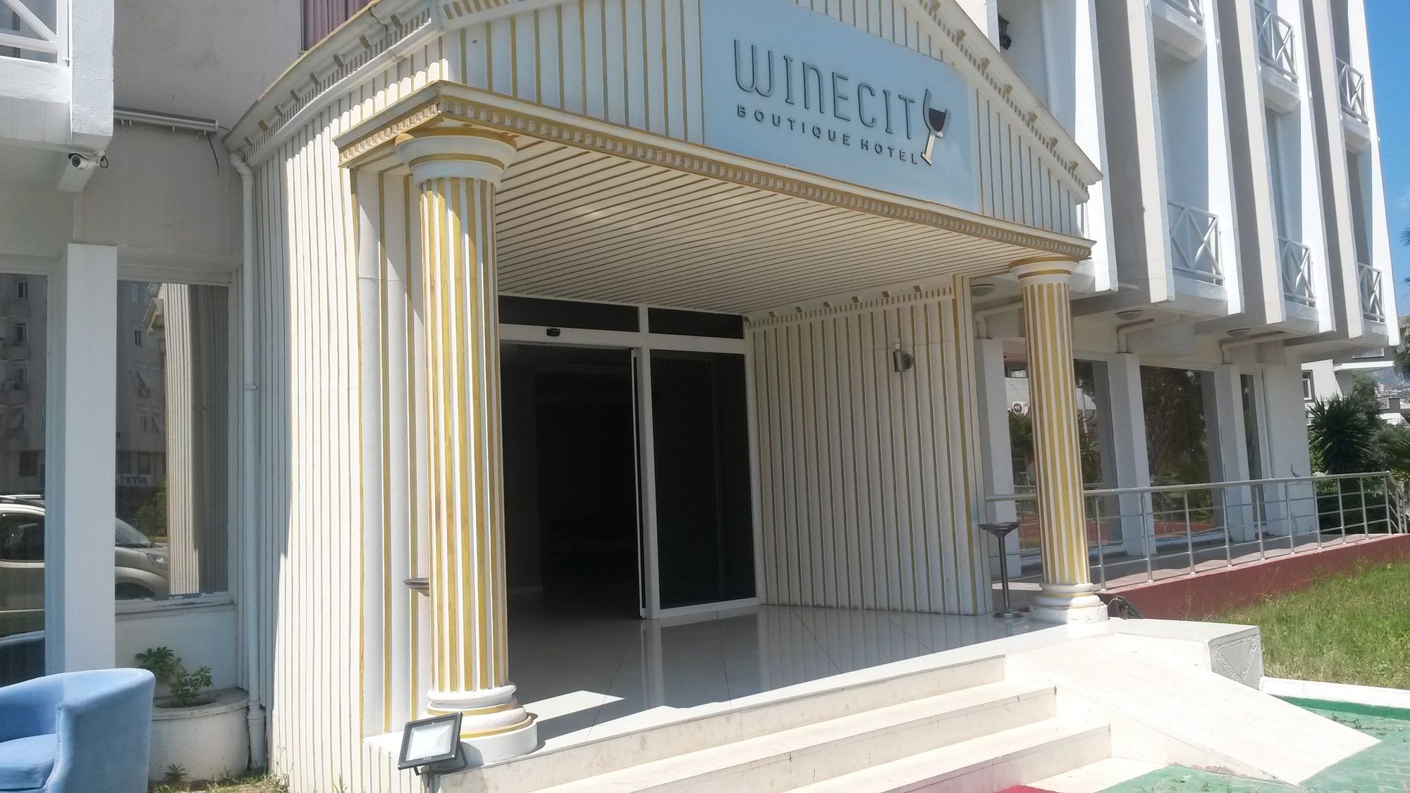 Winecity Hotel