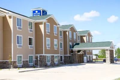 Cobblestone Hotel & Suites - Devils Lake Hotel dekat Bandara Regional Devils Lake