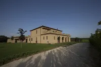 Agriturismo Poggio Al Tufo Hotel dekat Via CAVA ETRUSCA SAN GIUSEPPE