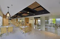 Whiz Prime Hotel Basuki Rahmat Malang - breakfast