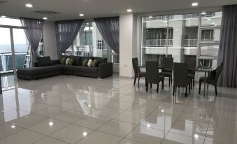 Five One 8 Residence