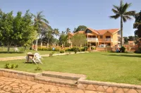 Sienna Beach and Safaris Hotel Отели в г. Энтеббе
