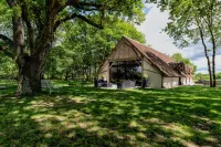 La Grange de Léonie, Chambres d'hôtes Avec Piscine et Spa Hotels in Langon