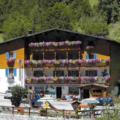 Albergo Genzianella Hotel Exterior