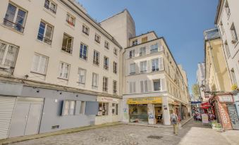 Beautiful Triplex in the Center of Paris