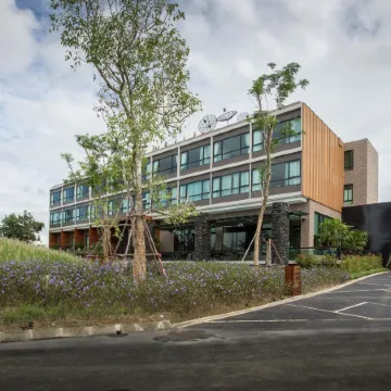 North Hill City Resort