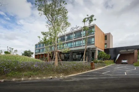 North Hill City Resort Отели в г. Ханг Донг