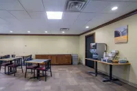 Badlands Inn & Suites