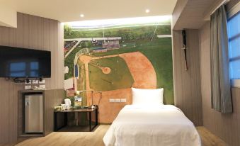 La Hotel Baseball Theme Hall