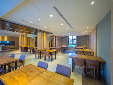 Wei Feng Qing MOTEL Отели рядом с достопримечательностью «Fengshan Chenghuang Temple»