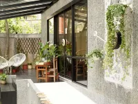 Nihao Cafe Hotel Hotels near Daan District