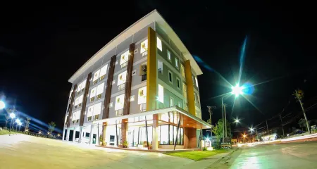 Plus Hotel Отели в г. Wang Saphung