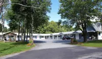 Wildwood Motel Hotels in Shelburne