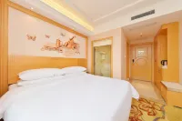 Vienna 3 Best Hotel (Shenzhen Southern University of Science and Technology) Отели рядом с достопримечательностью «Шэньчжэньский политехнический университет, Китайская академия»
