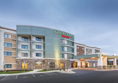 Courtyard Bismarck North Hotels near JOANN Fabric and Crafts