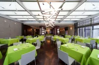 Rmh Modena des Arts Hotels in Magreta