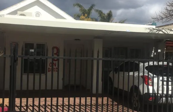 託爾博斯背包客旅館