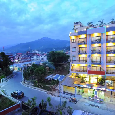 Hotel Queens Park Отели рядом с достопримечательностью «Парк Sarangkot»