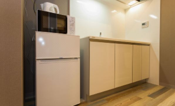 2. 민 유어 세컨드..