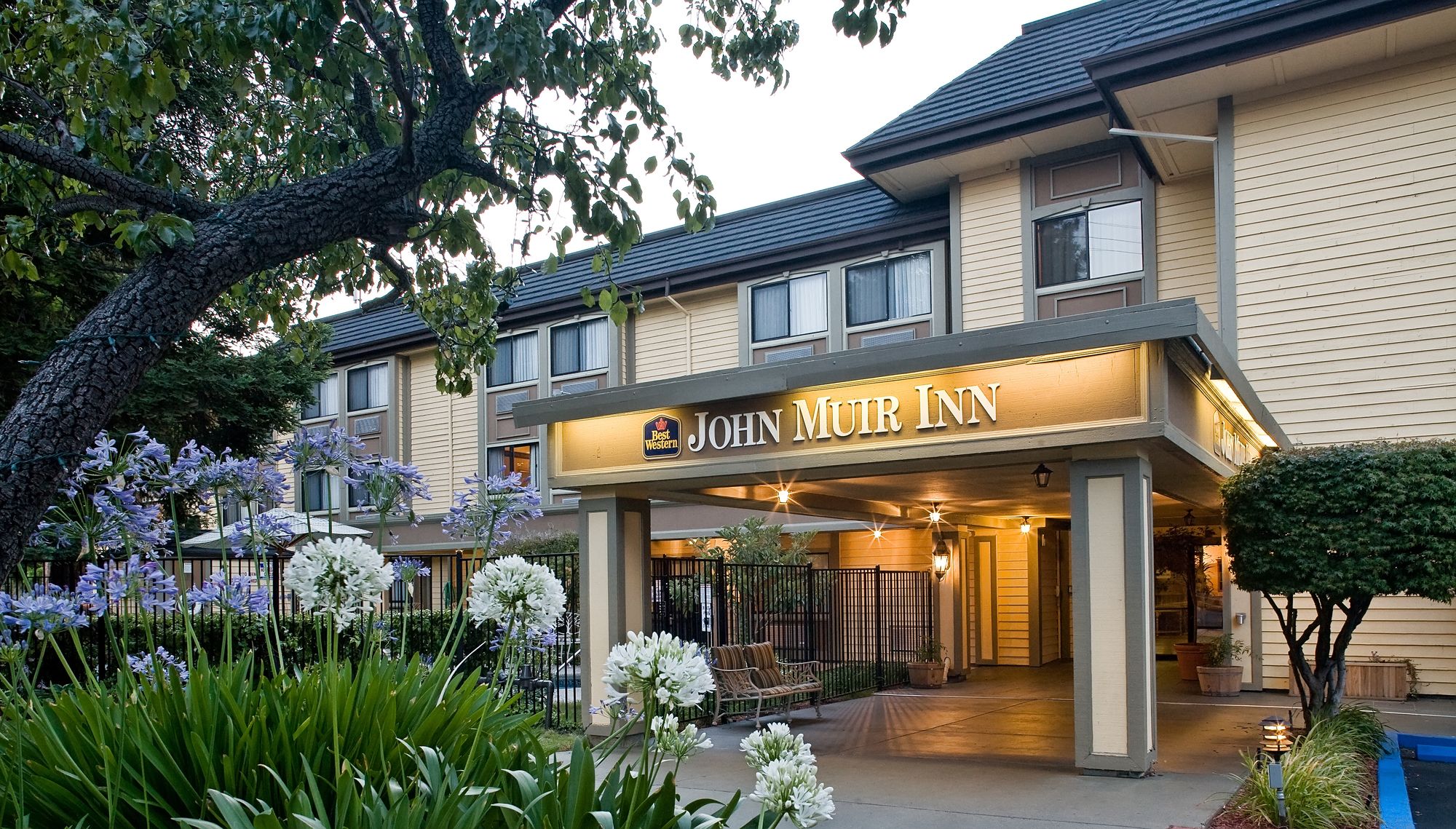 Best Western John Muir Inn