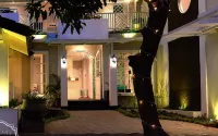 Fiori Bed & Breakfast - 2-Star