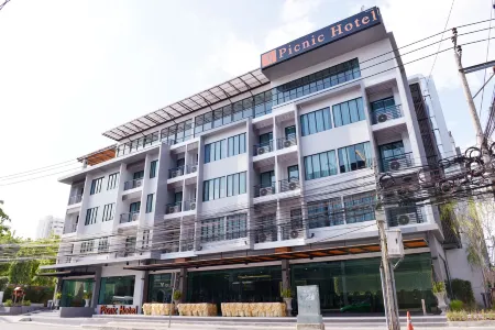 Picnic Hotel Bangkok - Rang Nam