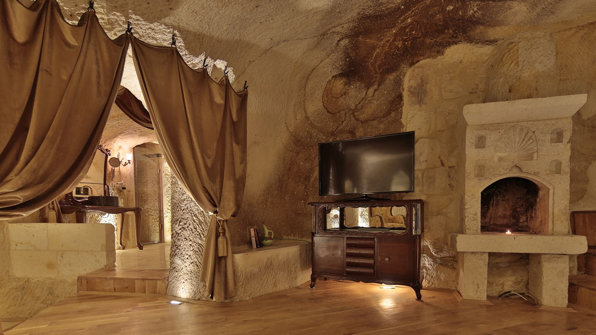 Golden Cave Suites