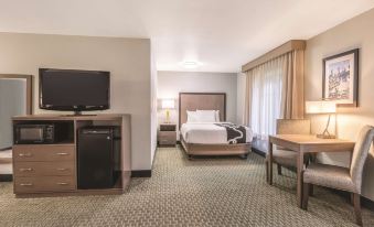 La Quinta Inn & Suites by Wyndham Newport