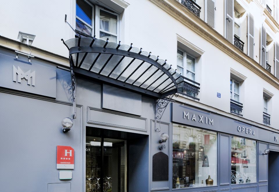 1. Hôtel Ma..