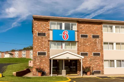 Motel 6 New Stanton, PA