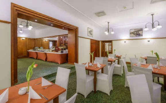 Hotel Hetman Отели рядом с достопримечательностью «Памятник Николаю Копернику»