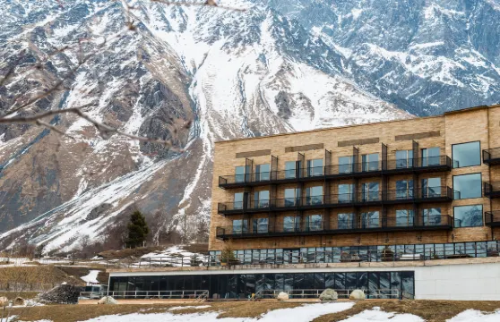 卡茲別吉客房酒店